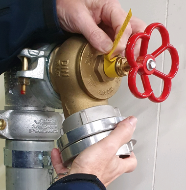 Onderhoud en controle van droge blusleiding door ANSUL